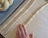 A picture of step 12 of Neujahrsbretzel (German New Year's Pretzel).