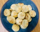 A picture of step 4 of Pan-Fried Soup Dumplings.