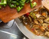 Foto langkah ke 4 dari resep Tumis Cabe Ikan Asin.