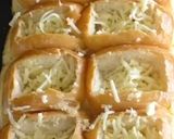 A picture of step 2 of Cheesy pav.