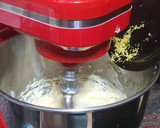 Foto del paso 4 de la receta: Bundt cake de limón con chispas de chocolate