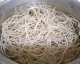 Foto langkah ke 1 dari resep Oseng Mi Lethek.