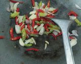 Foto langkah ke 1 dari resep Oseng Tempe Bumbu Iris.