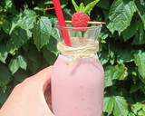 Une image de l'étape 2 de 🌿Milkshake veggie framboise banane et beurre amande.