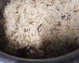 A picture of step 7 of Yukhni pulao.