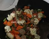 Foto langkah ke 5 dari resep Sop sosis baso.