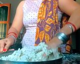 मठरी (mathri recipe in Hindi) रेसिपी चरण 2 फोटो