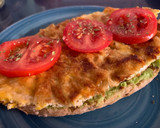 Foto del paso 3 de la receta: Tostadas de aguacate y huevo para un desayuno sano