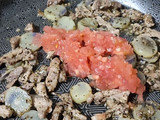 Pasta con tiras de cerdo y cubios