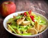 芹菜炒麵腸 / 家常菜的食譜步驟6照片