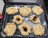 Foto del paso 2 de la receta: Económicas galletitas de avena y banana sin harina