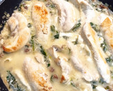 Foto del paso 4 de la receta: Solomillo en salsa de espinacas 🥬 y queso de cabra 🧀🐐