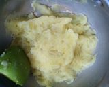 Foto langkah ke 1 dari resep Simple mashed potato with slice beef.