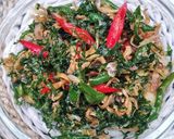 Foto langkah ke 3 dari resep Tumis Daun Kunyit Teri Asin.