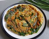 Foto langkah ke 4 dari resep Telur dadar kucai.