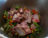 Foto del paso 4 de la receta: Arroz caldoso con costillas y verduras