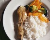 Foto langkah ke 4 dari resep Mpasi: Ayam panggang, brokoli kukus, jeruk.