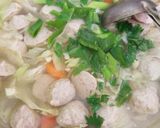 Foto langkah ke 4 dari resep Sayur Sop Bakso Kuah Bening.