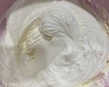 Foto del paso 9 de la receta: Tarta de fresa con frosting de queso!