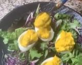 Une image de l'étape 4 de 🥄🍋🍃Œufs🥚mimosas 🍽️🧉🍯sur lit de salade 🥗.