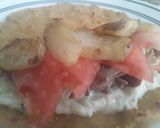 Foto del paso 10 de la receta: Sándwich griego!!! a mi estilo... 😛🍅🌰🥒🍋🥩🌮🌯🍟😝😜