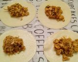 Foto del paso 4 de la receta: Empanadas con pollo reciclado (al horno o a la parrilada)