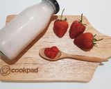 รูปขั้นตอนการทำที่ 4 ของ นมสตรอว์เบอร์รี่ แบบ strawberry ice cube