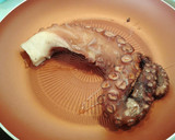 Foto del paso 4 de la receta: Pulpo a la plancha con Patatas en alioli
