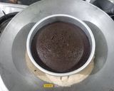 A picture of step 4 of Chocolate Oreo Overloaded Cake.