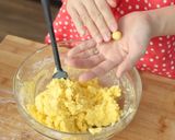 Foto langkah ke 5 dari resep Kue Keciput Wijen Devina Hermawan.