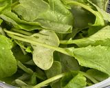 Une image de l'étape 1 de Pesto aux fanes de radis.