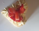 Foto del passaggio 8 della ricetta Cuori di millefoglie con crema chantilly e fragole vegan