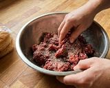 Foto del paso 1 de la receta: Hamburguesa de Chandler