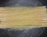 Foto langkah ke 1 dari resep Spicy Aglio Olio.