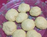 Foto langkah ke 5 dari resep Roti Wisman Krim Strawberry Keju.