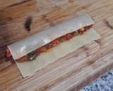 Foto del paso 7 de la receta: Canelones de pisto con bacalao gratinados con lactonesa de mostaza con miel