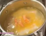A picture of step 4 of Singapore Hokkien Mee.