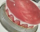 صورة لخطوة 14 من وصفة الفريزي🍓 كيكة الفراولة الرائعة 🤤