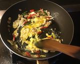 Foto langkah ke 4 dari resep Tumis Kubis Telor.
