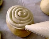 Foto langkah ke 9 dari resep Matcha Bun Mozzarella.