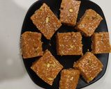 तिल गुड़ गाजर बर्फी (Til Gud gajar Barfi recipe in Hindi) रेसिपी चरण 5 फोटो