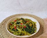 Foto langkah ke 5 dari resep Cah Kangkung Saus Tiram.