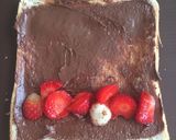 Foto langkah ke 4 dari resep Strawberry chocolate french toast roll ups.