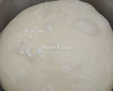 Foto langkah ke 3 dari resep Strawberry Cream Cheese Crumble Bread.