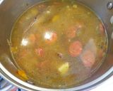 Foto del paso 2 de la receta: Sopa de papas chascadas con costillas y chorizo