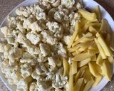 A picture of step 1 of Cauliflower and potato curry.
