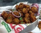 A picture of step 9 of Aloo pakoda.