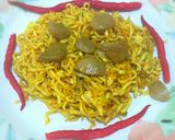 Foto langkah ke 5 dari resep Mie Goreng Ekspres.
