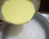 A picture of step 3 of Mango Pudding with jelly 😋.