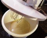 Foto del paso 2 de la receta Bizcocho Victoria con Yogur, Cerezas y Azúcar Glass
